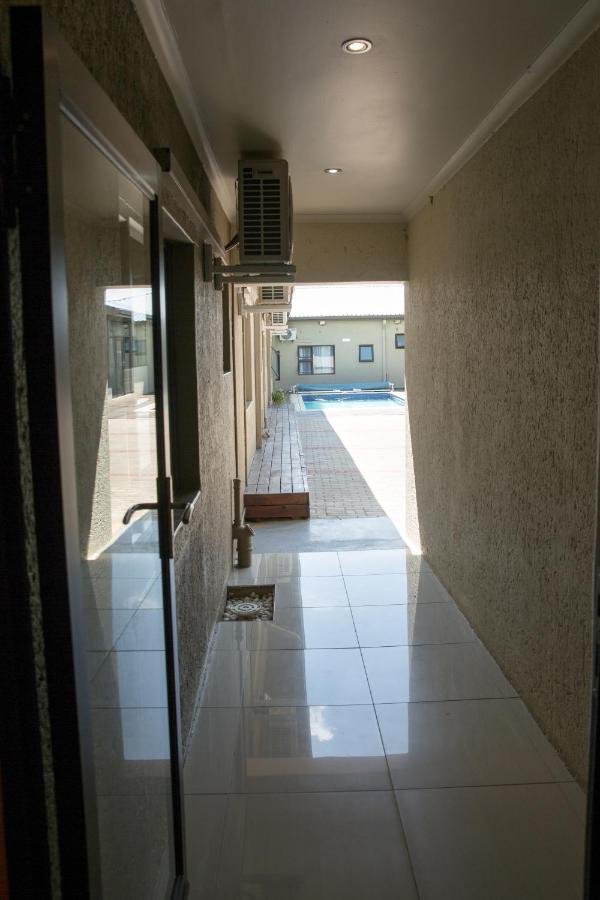 A-Z Boutique Guesthouse Windhoek Exteriör bild