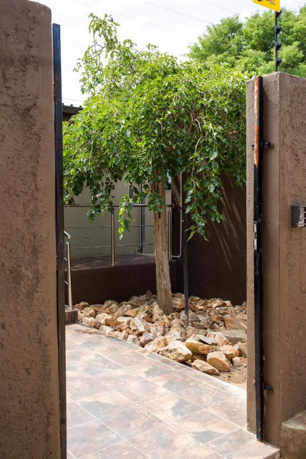 A-Z Boutique Guesthouse Windhoek Exteriör bild
