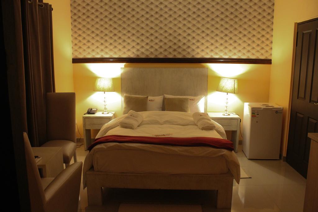 A-Z Boutique Guesthouse Windhoek Exteriör bild