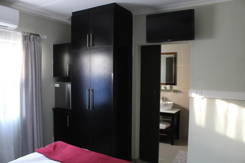 A-Z Boutique Guesthouse Windhoek Exteriör bild