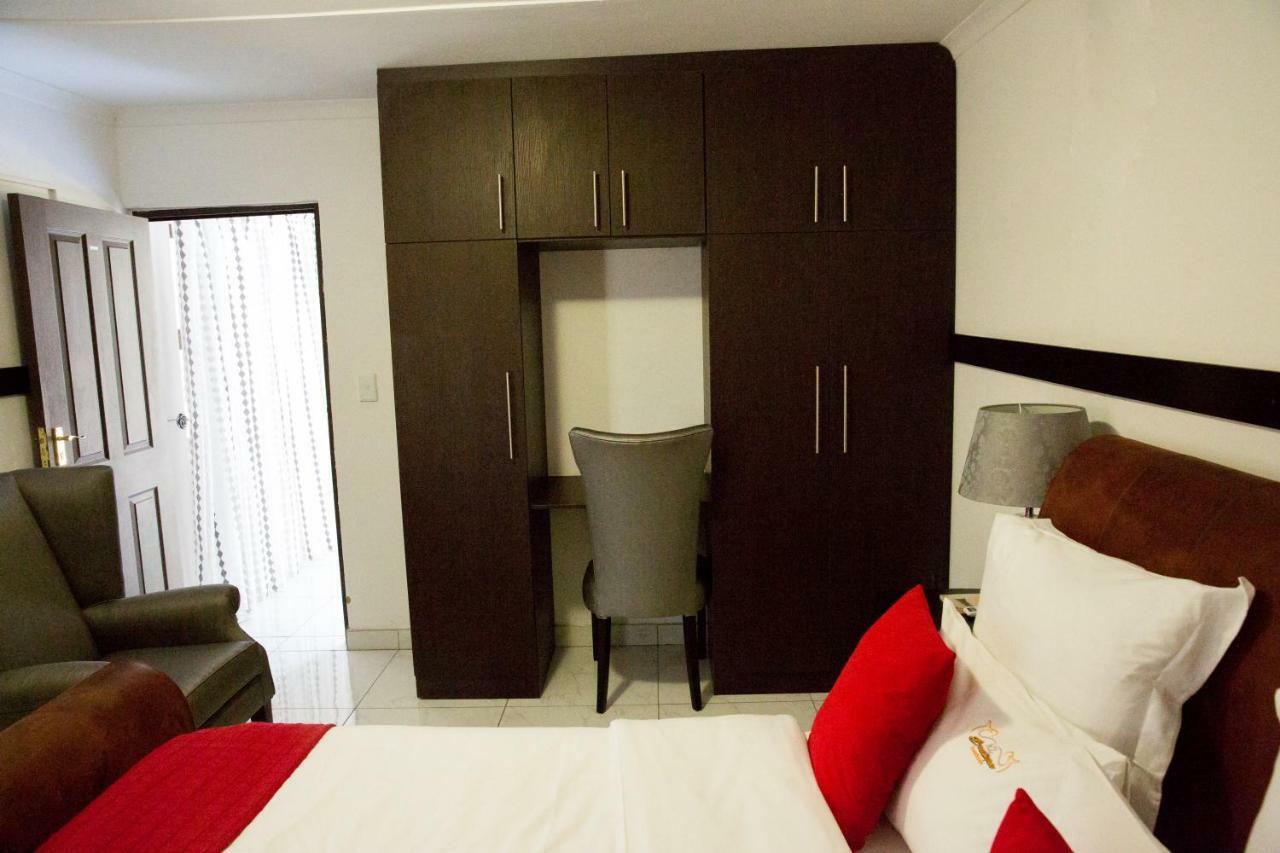 A-Z Boutique Guesthouse Windhoek Exteriör bild