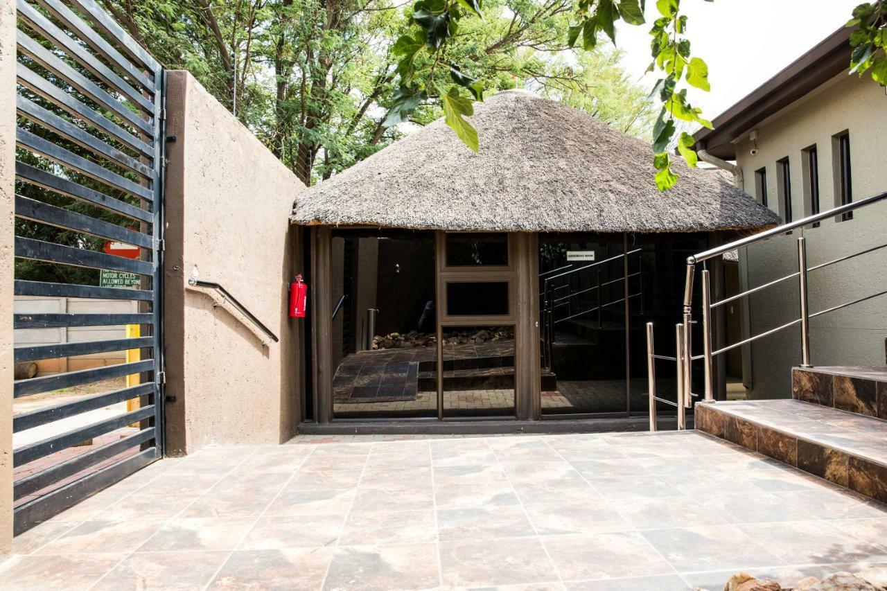 A-Z Boutique Guesthouse Windhoek Exteriör bild