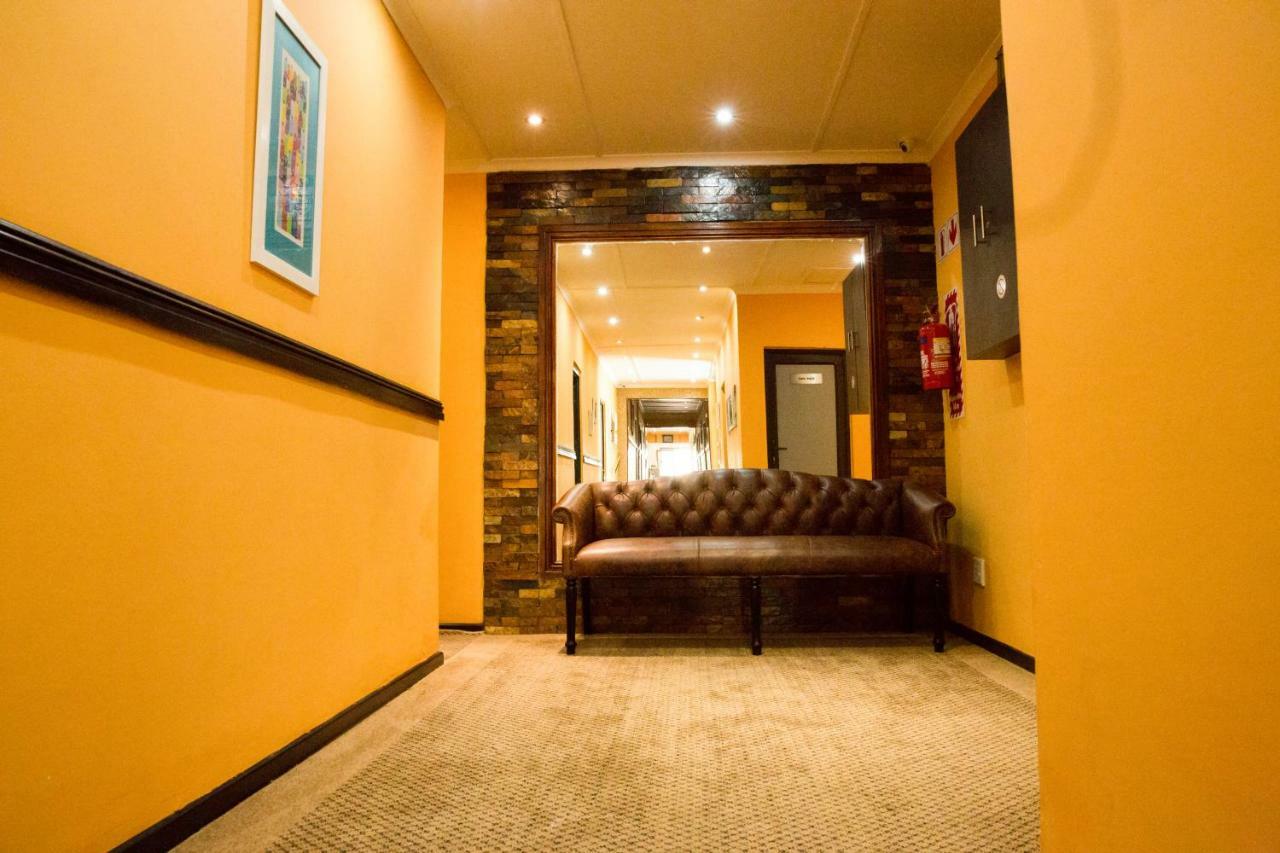 A-Z Boutique Guesthouse Windhoek Exteriör bild